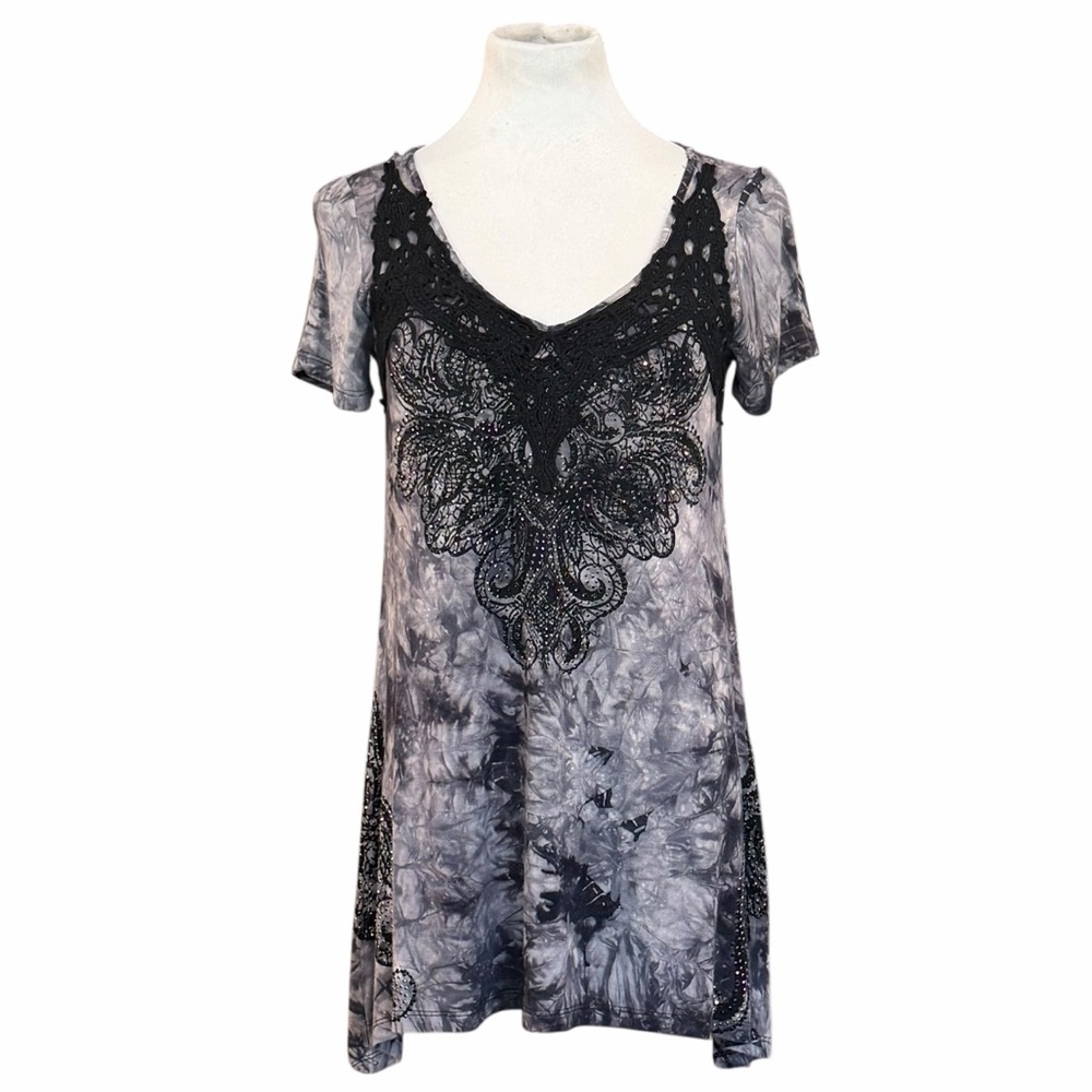 Vocal Gray & Black Tie-Dye Lace Crochet Rhinestone Shark Hem Tee - Size Small